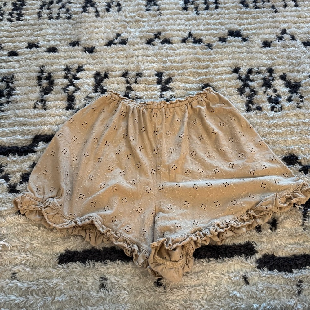 Asos Eyelet Ruffle Shorts - Picture 4 of 4